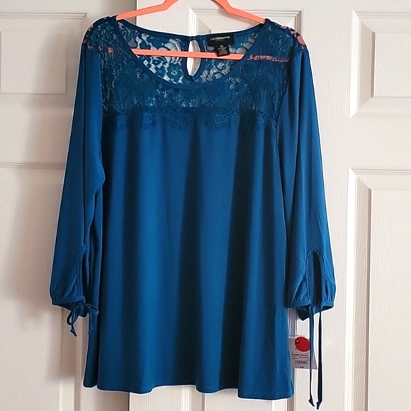 Top - Picture 2 of 2